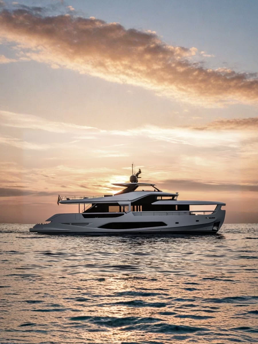 FERRETTI YACHTS INFYNITO 80